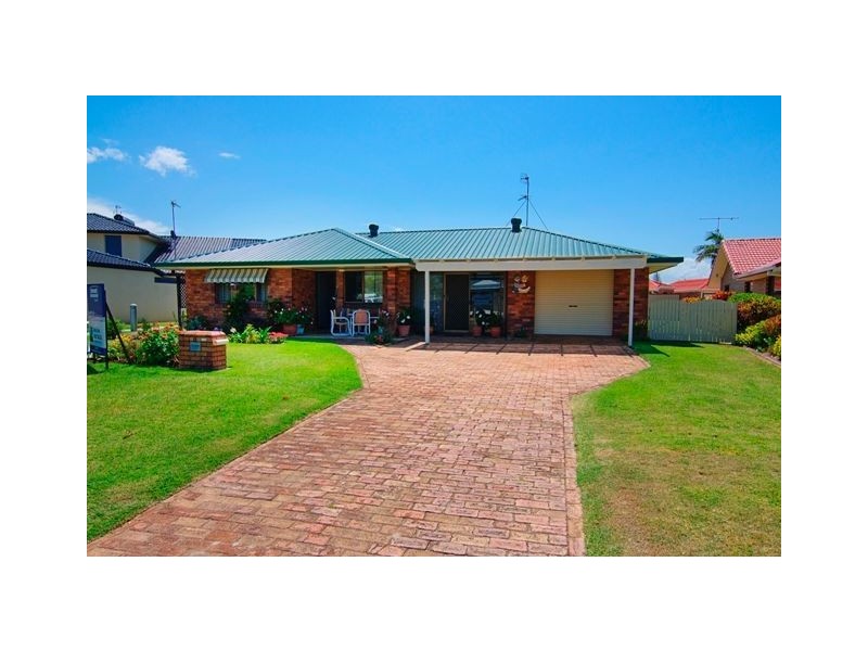 15 Rabaul Avenue, Runaway Bay QLD 4216