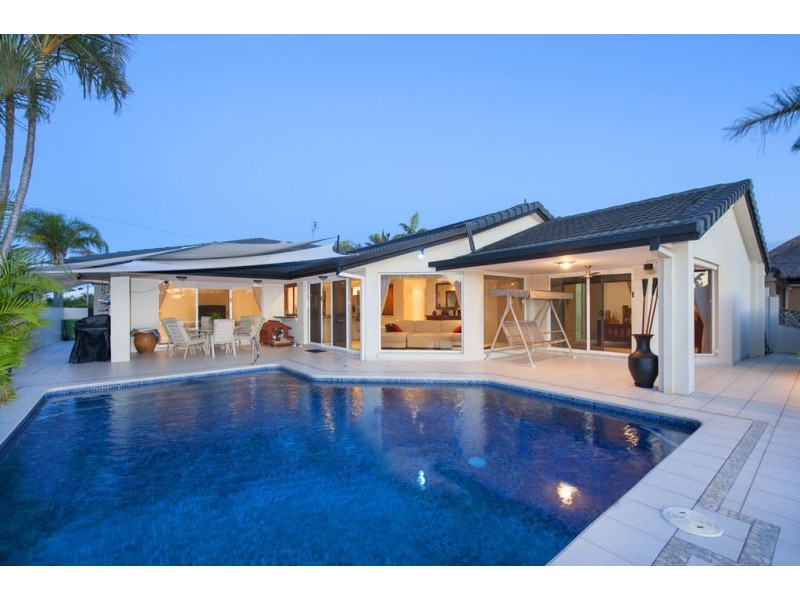 10 Midnight Court, Runaway Bay QLD 4216