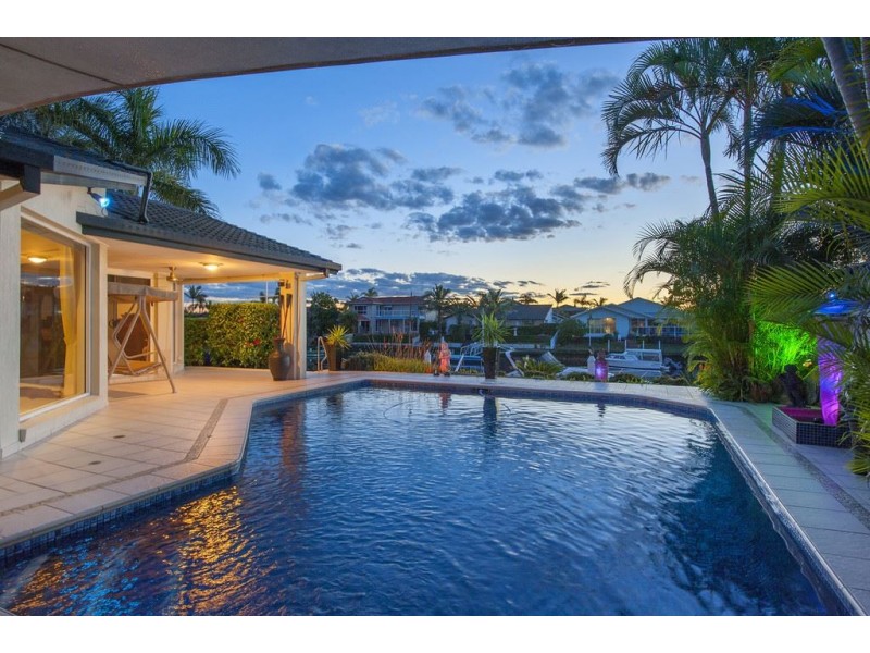 10 Midnight Court, Runaway Bay QLD 4216