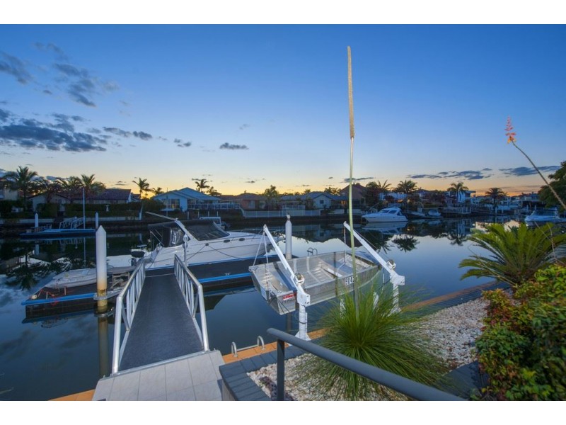 10 Midnight Court, Runaway Bay QLD 4216