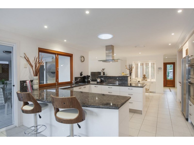 10 Midnight Court, Runaway Bay QLD 4216