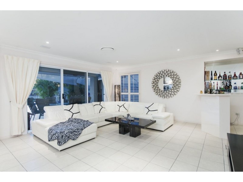 10 Midnight Court, Runaway Bay QLD 4216