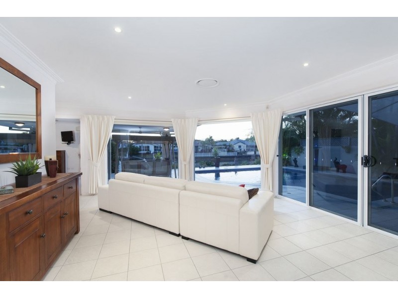 10 Midnight Court, Runaway Bay QLD 4216