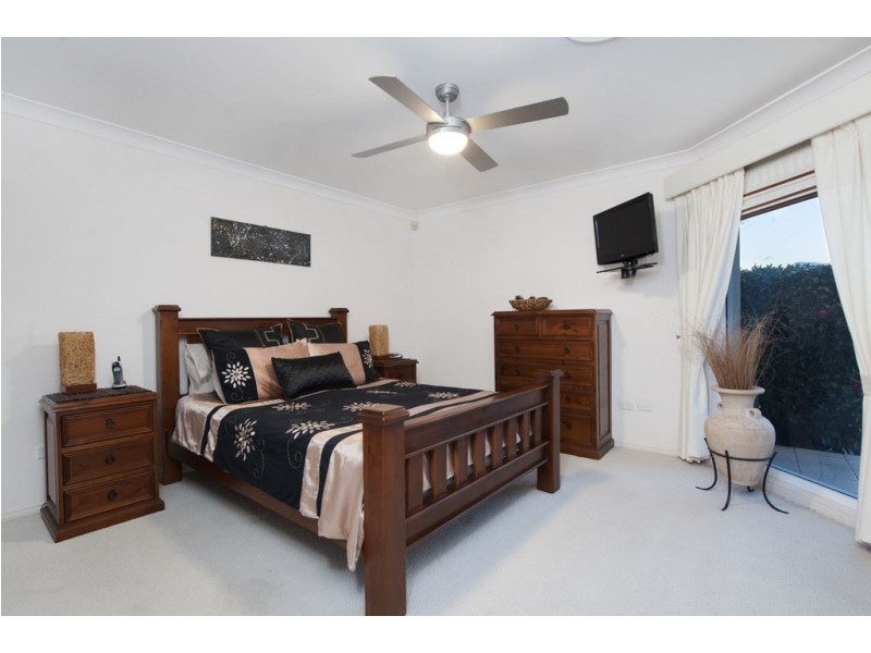 10 Midnight Court, Runaway Bay QLD 4216