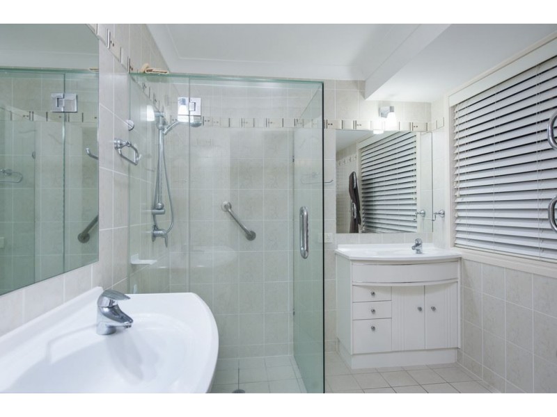 10 Midnight Court, Runaway Bay QLD 4216