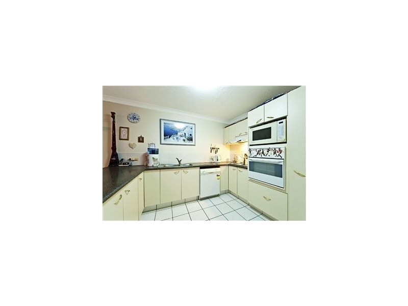 1/1 Orvieto Avenue, Mermaid Waters QLD 4218