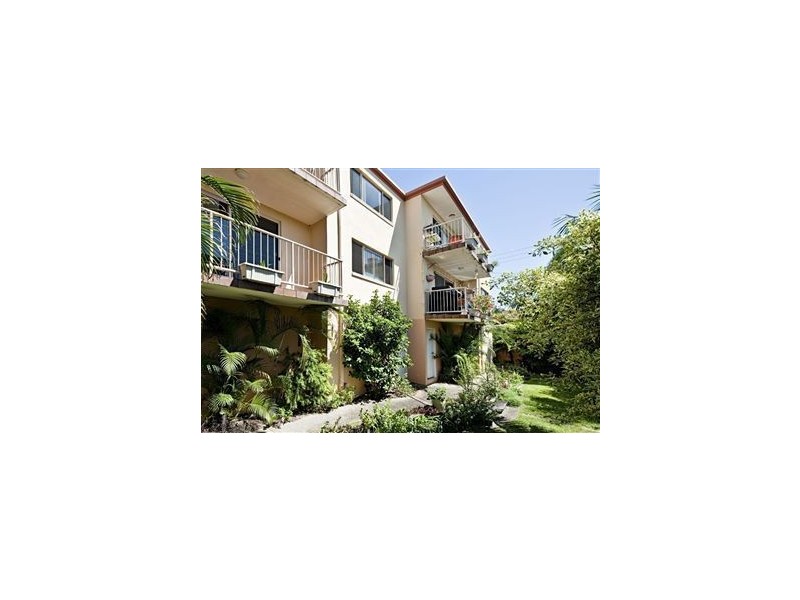 1/1 Orvieto Avenue, Mermaid Waters QLD 4218