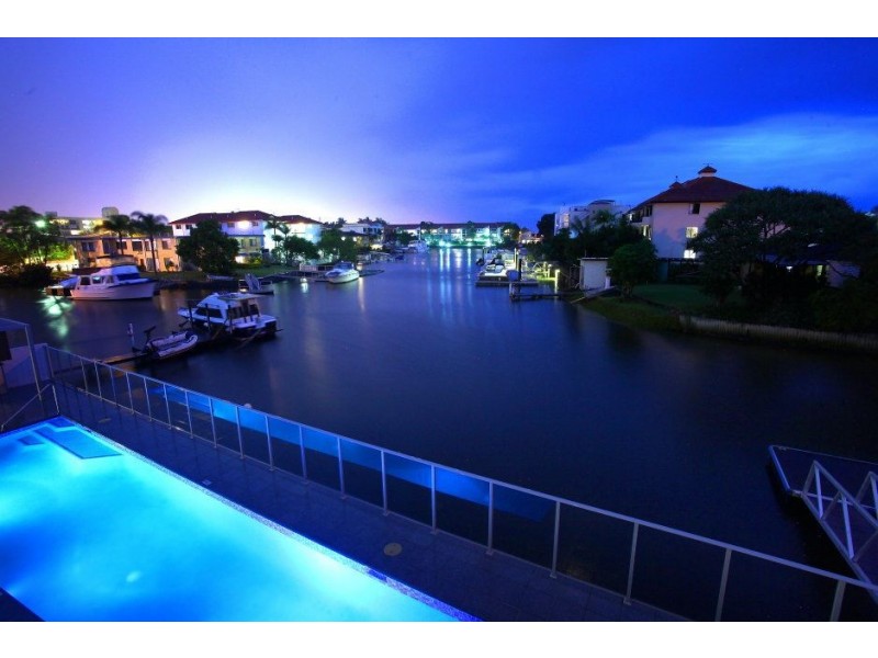 210/33 Madang Crescent, Runaway Bay QLD 4216