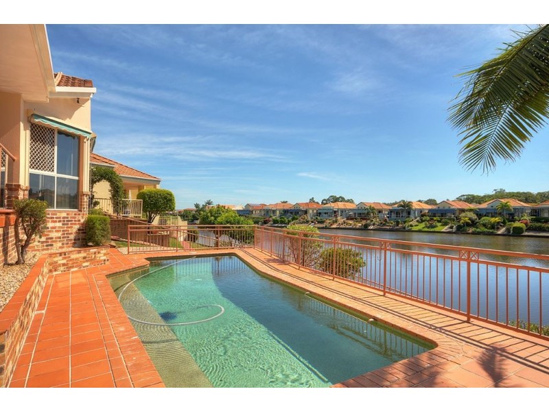 7 Seychelles Court, Burleigh Waters QLD 4220