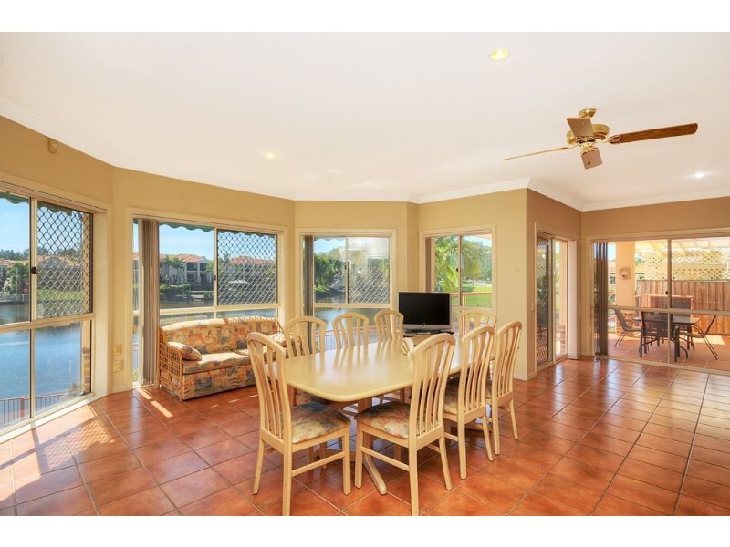 7 Seychelles Court, Burleigh Waters QLD 4220