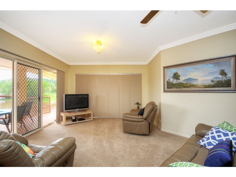 7 Seychelles Court, Burleigh Waters QLD 4220