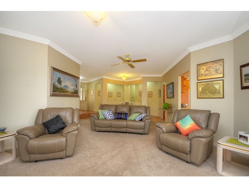 7 Seychelles Court, Burleigh Waters QLD 4220