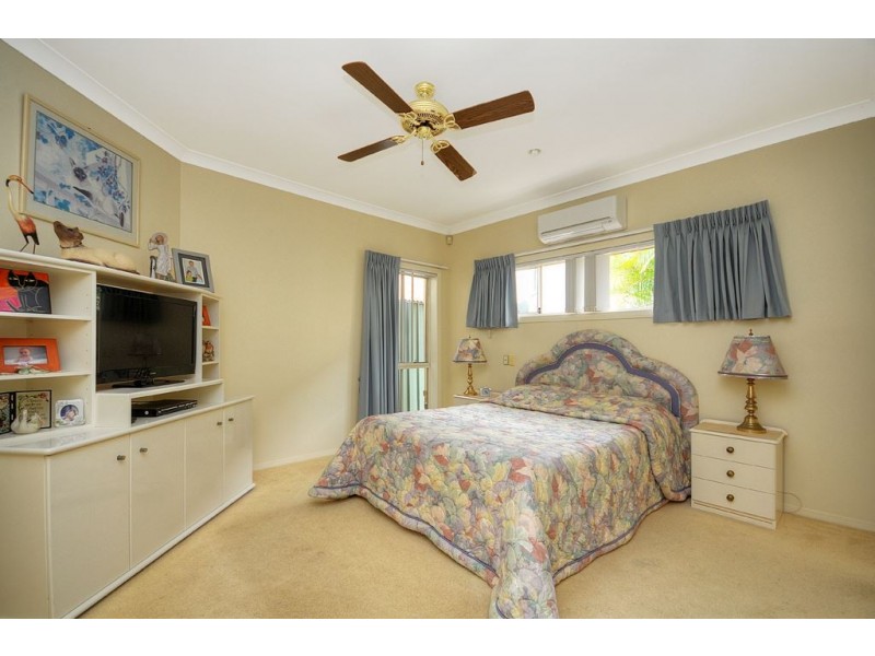 7 Seychelles Court, Burleigh Waters QLD 4220