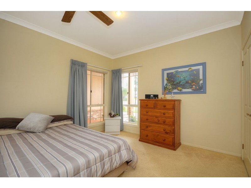 7 Seychelles Court, Burleigh Waters QLD 4220