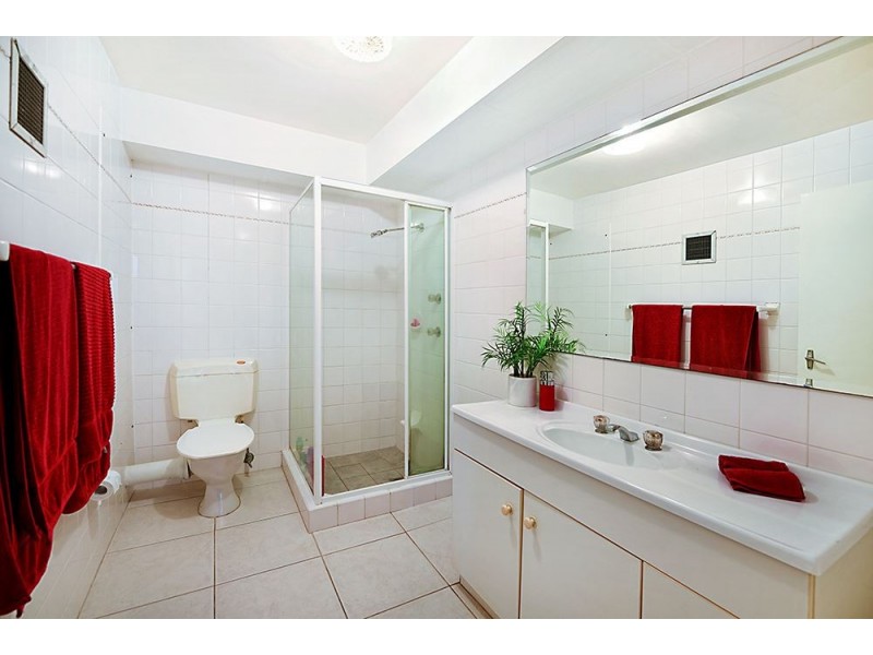 2 Riverview Parade, Surfers Paradise QLD 4217