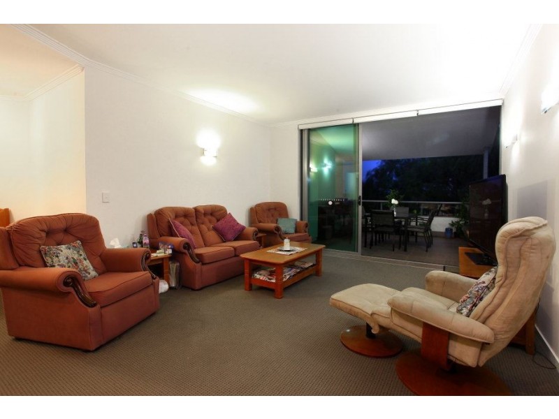 33T/20 Bayview Street, Runaway Bay QLD 4216