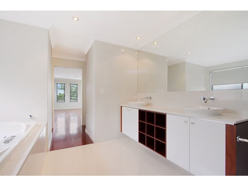 35 River Links Boulevard East, Helensvale QLD 4212