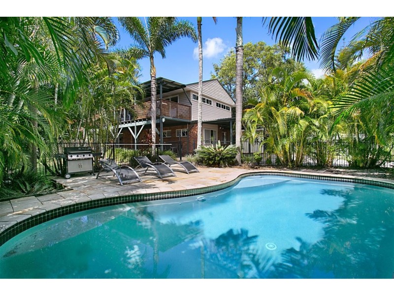 10 Lind Avenue, Southport QLD 4215