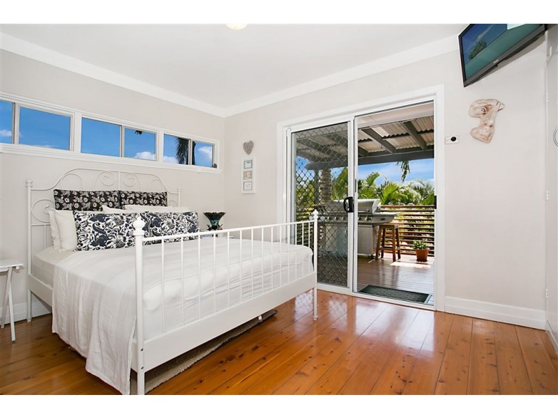 10 Lind Avenue, Southport QLD 4215