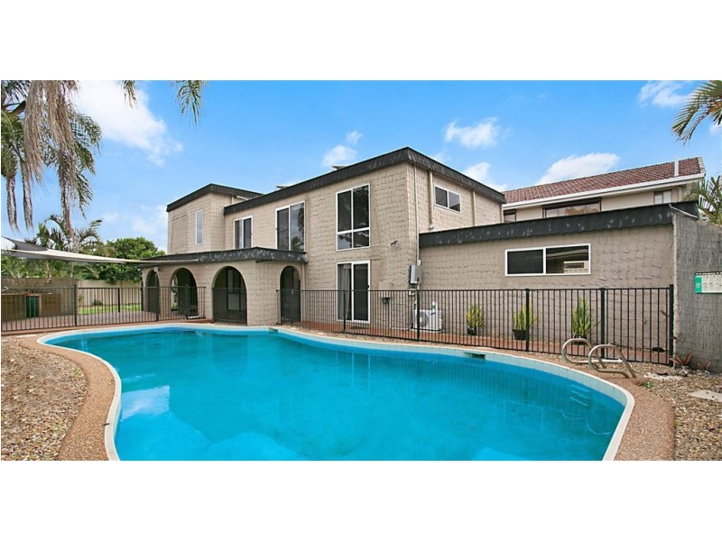 42 Markeri Street, Mermaid Waters QLD 4218