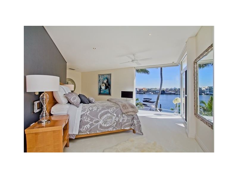 24 Paradise Place, Surfers Paradise QLD 4217