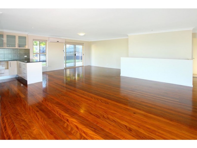 52 Armstrong Way, Highland Park QLD 4211