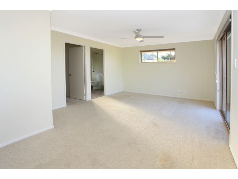52 Armstrong Way, Highland Park QLD 4211