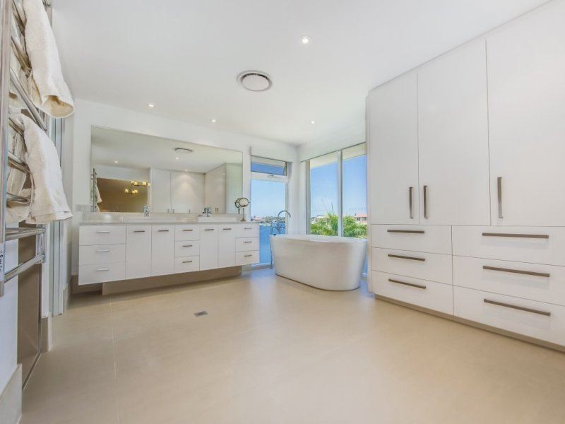 17 Key Biscayne, Clear Island Waters QLD 4226