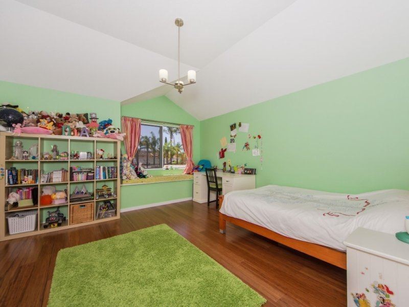 17 Key Biscayne, Clear Island Waters QLD 4226