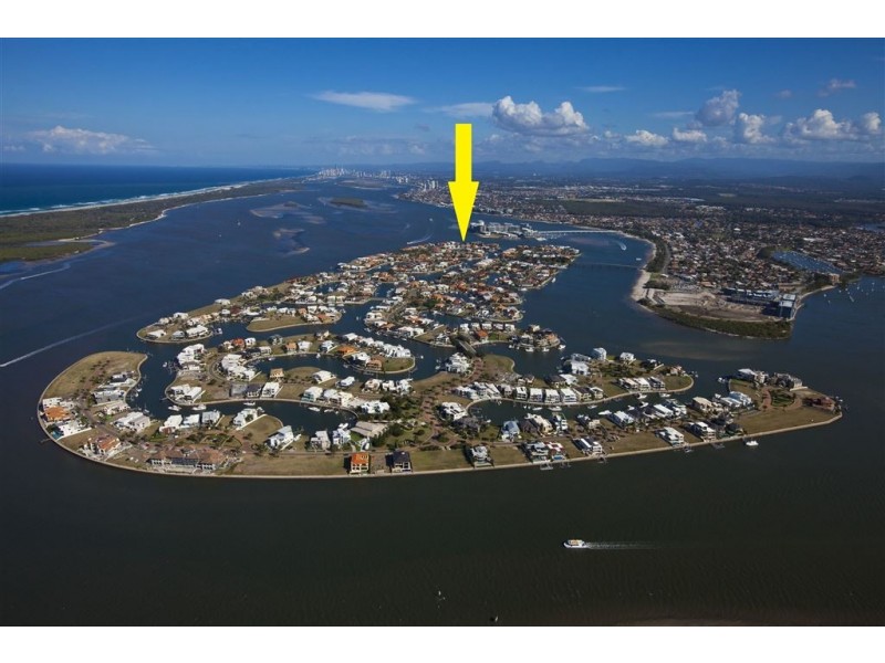 17 King Arthurs Court, Sovereign Islands QLD 4216