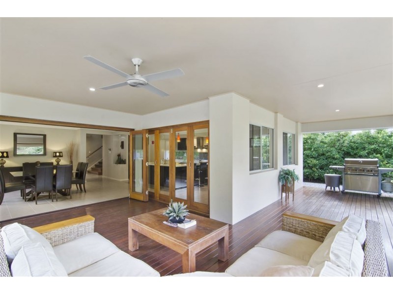 9 Meadow Court, Maudsland QLD 4210