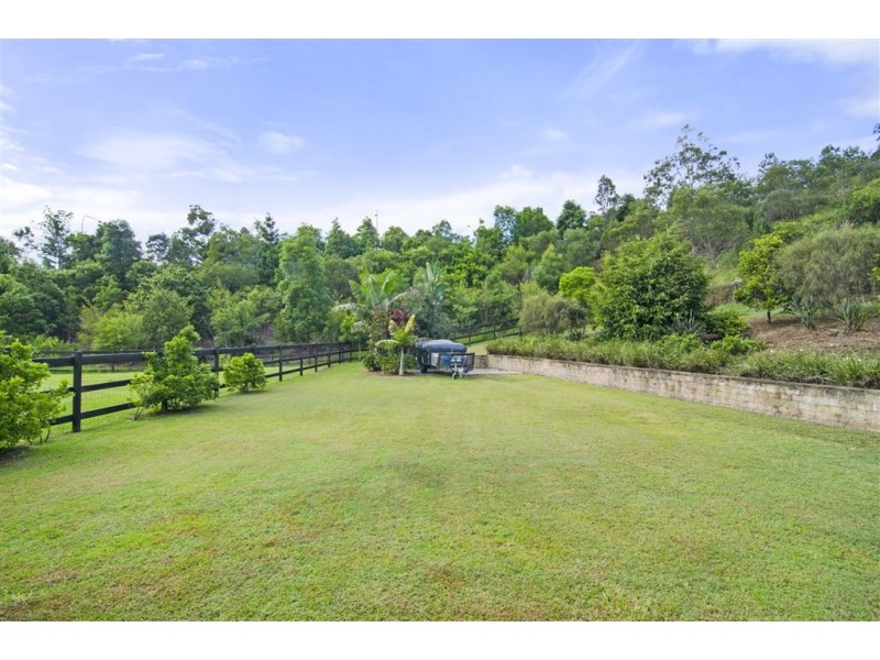 9 Meadow Court, Maudsland QLD 4210