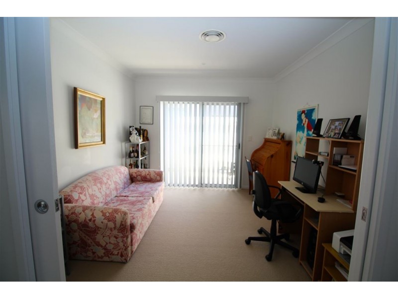 140/1 Halcyon way, Hope Island QLD 4212
