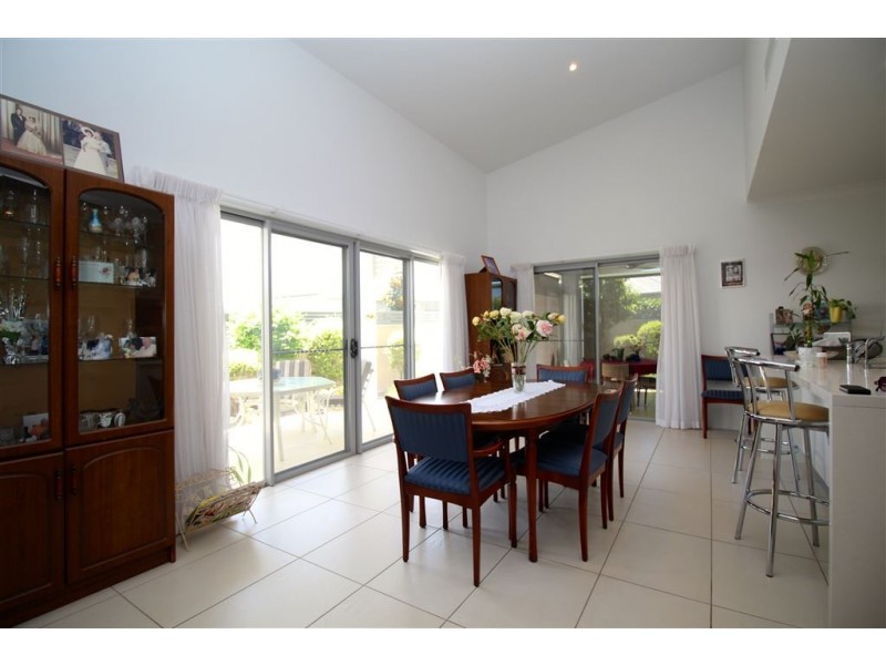140/1 Halcyon way, Hope Island QLD 4212