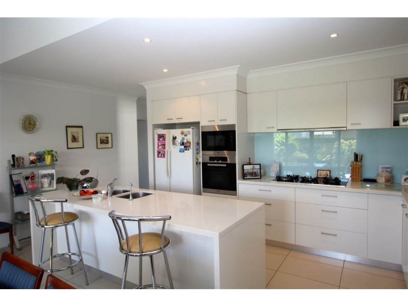 140/1 Halcyon way, Hope Island QLD 4212