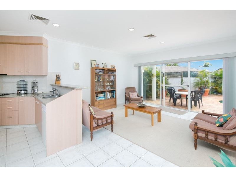 94 Sundance Way, Runaway Bay QLD 4216