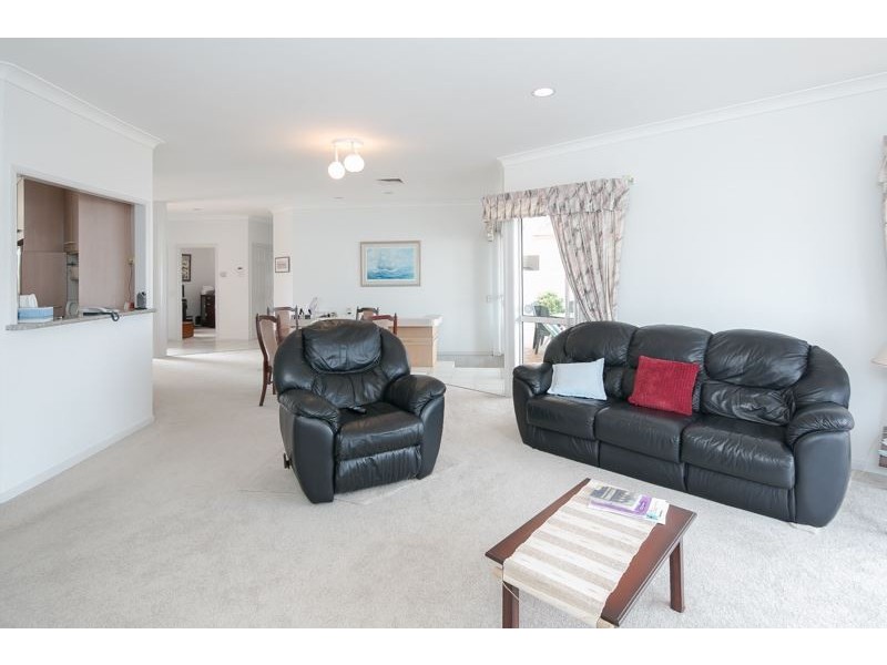 94 Sundance Way, Runaway Bay QLD 4216