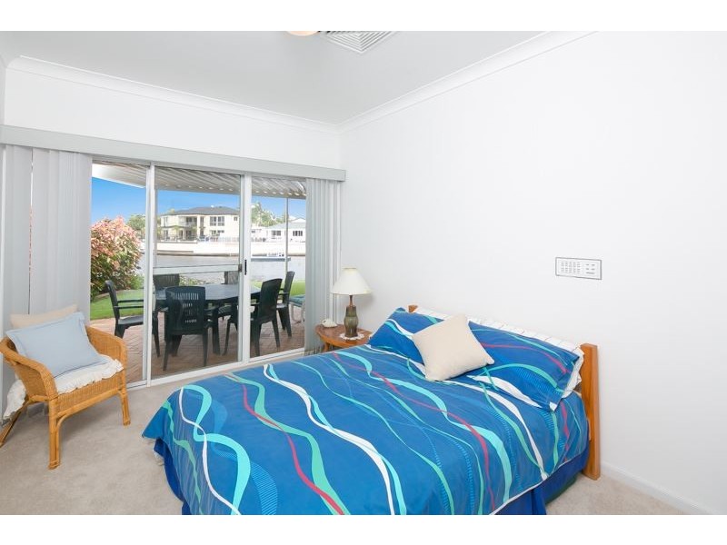 94 Sundance Way, Runaway Bay QLD 4216