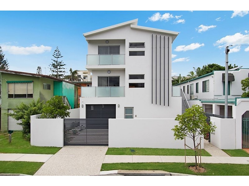 67 Seagull Avenue, Mermaid Beach QLD 4218