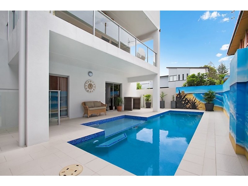 67 Seagull Avenue, Mermaid Beach QLD 4218