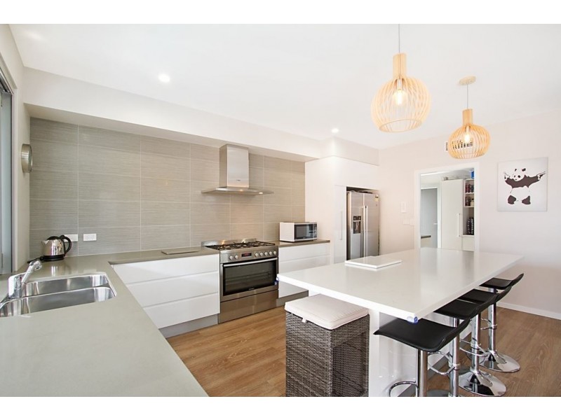 67 Seagull Avenue, Mermaid Beach QLD 4218