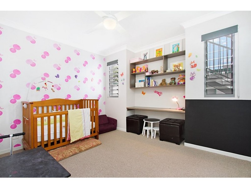 67 Seagull Avenue, Mermaid Beach QLD 4218