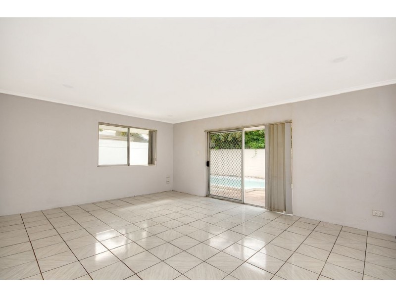 62 Allambi Avenue, Broadbeach Waters QLD 4218