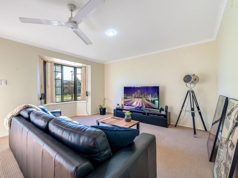 13 Blueash Crescent, Oxenford QLD 4210