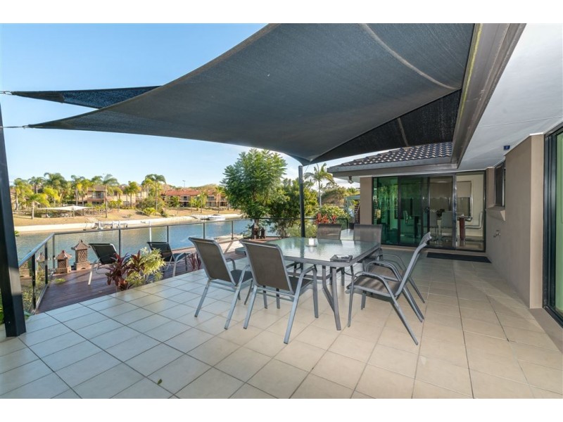 2 Plumosa Court, Mermaid Waters QLD 4218