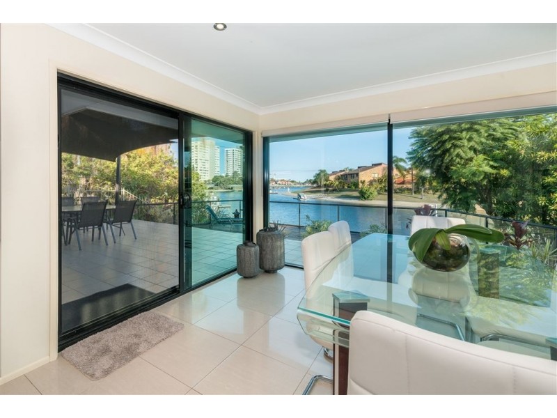 2 Plumosa Court, Mermaid Waters QLD 4218