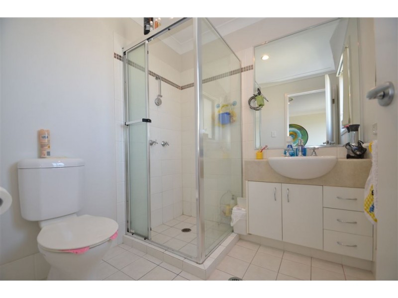 2/34 North Shore Avenue, Varsity Lakes QLD 4227