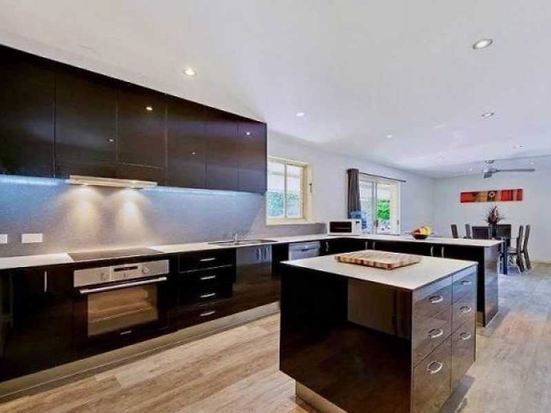 3 Retreat Place, Robina QLD 4226