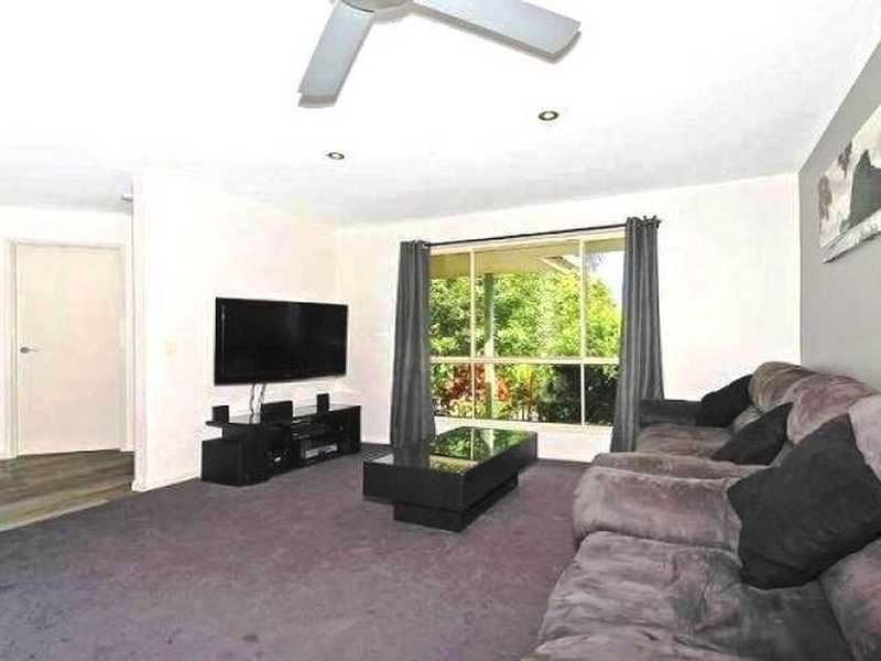 3 Retreat Place, Robina QLD 4226