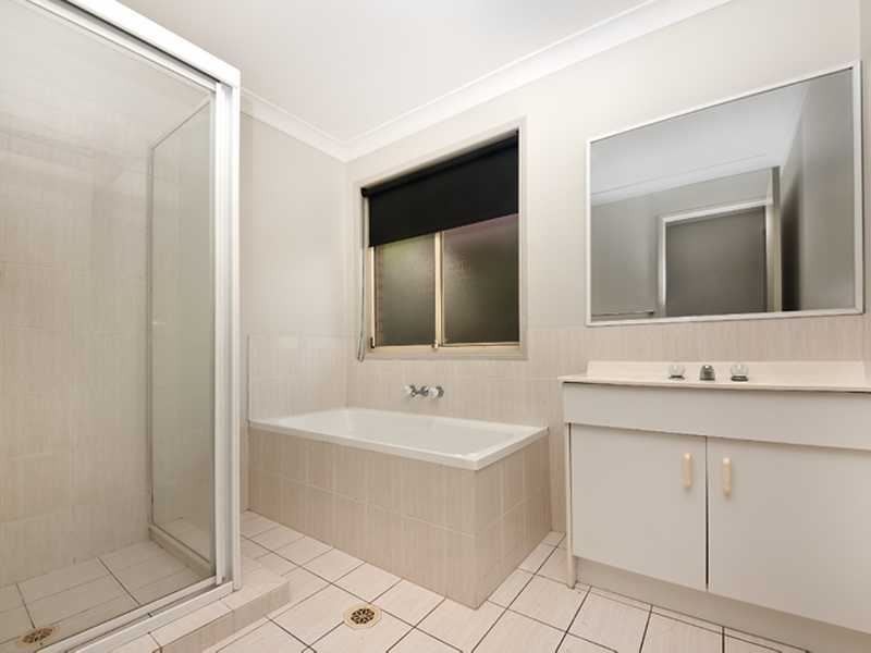 3 Retreat Place, Robina QLD 4226